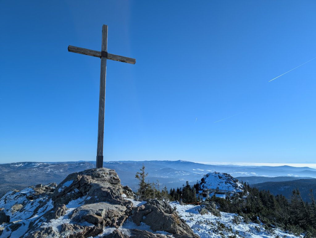 Gipfelkreuz auf dem Großer Arber.