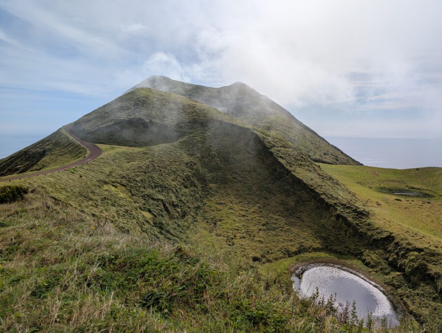 Der Pico da Esperança ist der höchste Berg der Azoreninsel São Jorge.